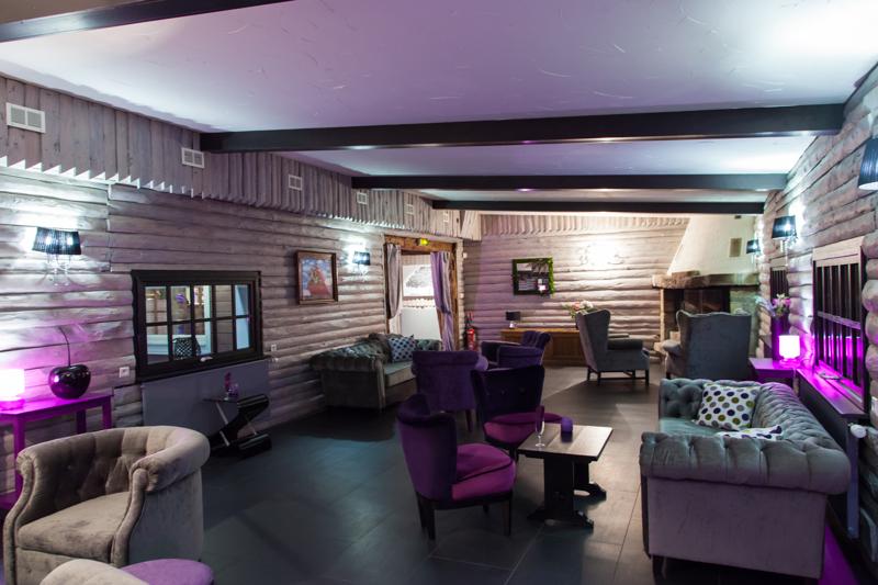 Alta Savoia, capanne chic e chalet sospesi in un bosco fiabesco Alta Savoia, capanne chic e chalet sospesi in un bosco fiabesco