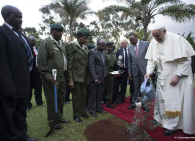 Papa Francesco nella Grande Moschea. Dopo la Sinagoga, una visita “caldissima”