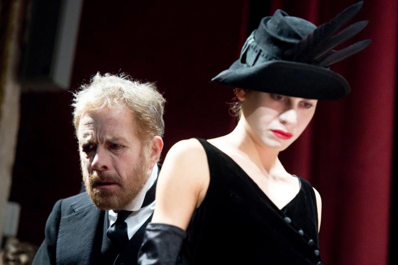Teatro nel teatro: arte nell’arte da Pirandello a Lavia Teatro nel teatro: arte nell’arte da Pirandello a Lavia