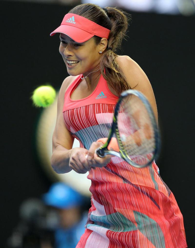 Australian Open, collassa il coach della Ivanovic durante il match Australian Open, collassa il coach della Ivanovic durante il match