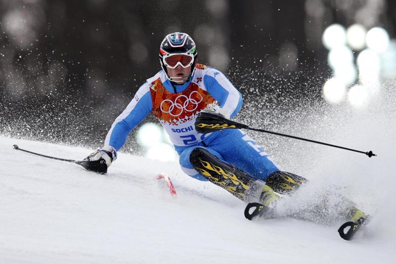 Razzoli sfortuna: rottura del legamento crociato per il campione di slalom Razzoli sfortuna: rottura del legamento crociato per il campione di slalom
