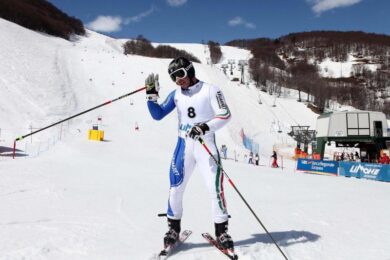 Razzoli sfortuna: rottura del legamento crociato per il campione di slalom