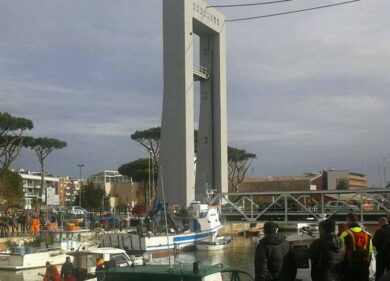 Fiumicino, tsunami su Esterino Montino. Raffica di avvisi, la minoranza si autosospende