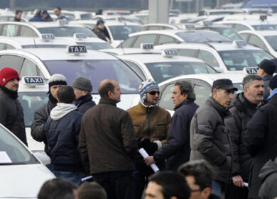 Uber Francia condannata a pagare 1,2 milioni all’Union Nationale des taxi
