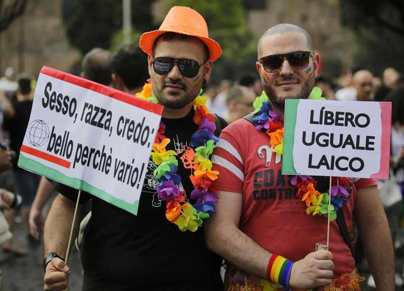 Le associazioni gay contro il Governo: “No al mercato dei diritti” Le associazioni gay contro il Governo: “No al mercato dei diritti”