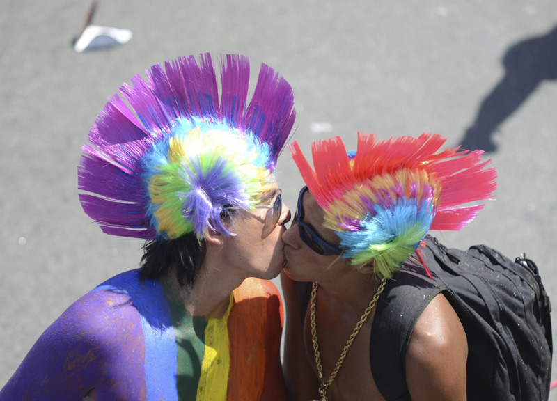 Le associazioni gay contro il Governo: “No al mercato dei diritti” Le associazioni gay contro il Governo: “No al mercato dei diritti”