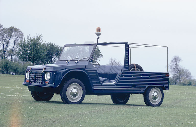 RETROMOBILE 2016:CITROËN MEHARI GUARDA  ALLA E-MEHARI!