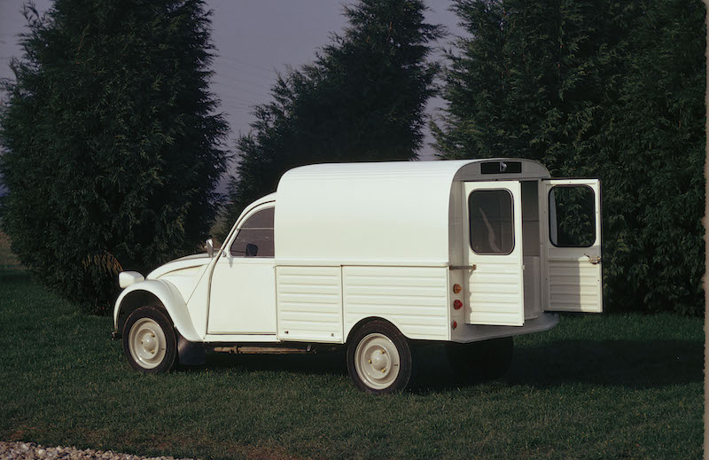 RETROMOBILE 2016:CITROËN MEHARI GUARDA  ALLA E-MEHARI!