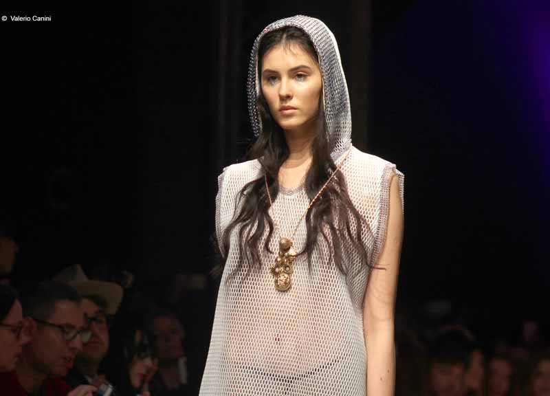 Con Balestra la donna torna dea. L’altamoda è nel nome di Atena Con Balestra la donna torna dea. L’altamoda è nel nome di Atena