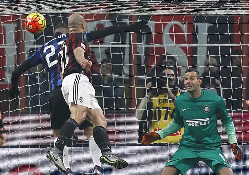 Alex, Bacca e Niang schiantano l’Inter: è super Milan nel derby Alex, Bacca e Niang schiantano l’Inter: è super Milan nel derby