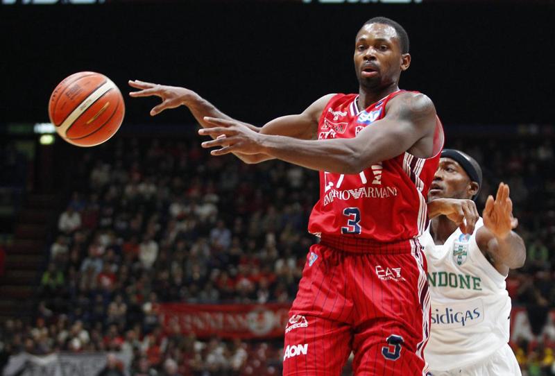 Kalnietis e Simon non bastano: Olimpia Milano perde in casa dopo 3 anni