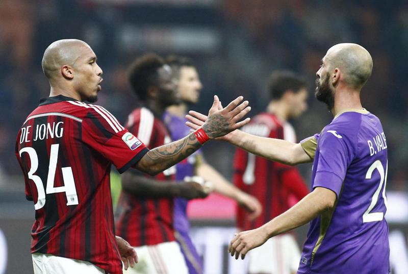 Milan, ufficiale la rescissione di De Jong. Va ai Los Angeles Galaxy Milan, ufficiale la rescissione di De Jong. Va ai Los Angeles Galaxy