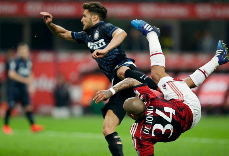 Milan, ufficiale la rescissione di De Jong. Va ai Los Angeles Galaxy Milan, ufficiale la rescissione di De Jong. Va ai Los Angeles Galaxy