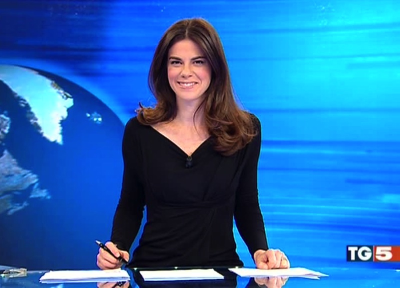 Tg5, Mimun sposta le pedine: Calabrese verso l’edizione delle 20 Tg5, Mimun sposta le pedine: Calabrese verso l’edizione delle 20