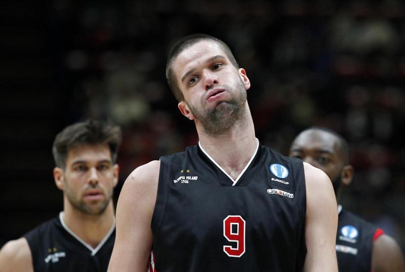 Simon super e che esordio di Sanders: l’Olimpia cancella l’Alba Berlino