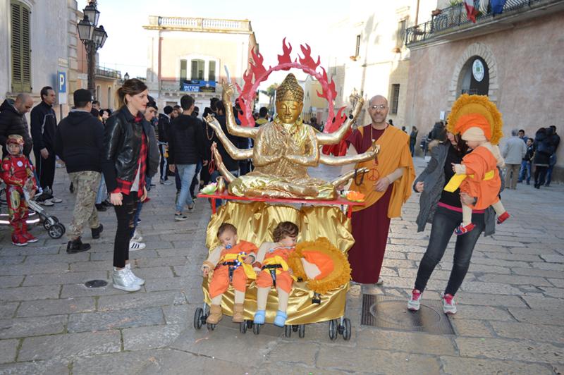 Supersano, nati per il Carnevale. Sfila tutto il paese