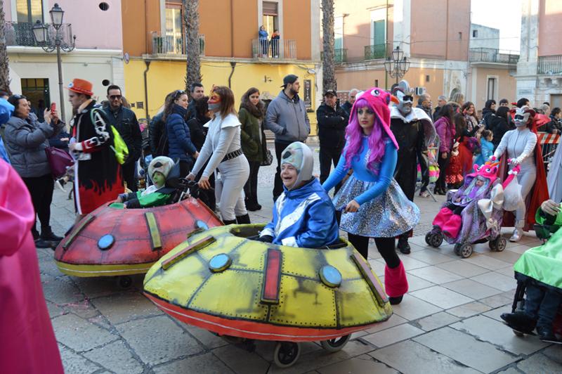 Supersano, nati per il Carnevale. Sfila tutto il paese