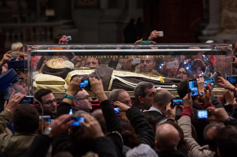 Padre Pio, la sua voce a San Pietro. Quel volto “intatto”: ecco perché Padre Pio, la sua voce a San Pietro. Quel volto “intatto”: ecco perché