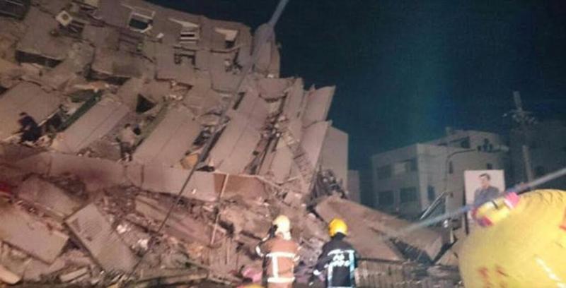 Terremoto Taiwan, centinaia sotto le macerie. LE IMMAGINI Terremoto Taiwan, centinaia sotto le macerie. LE IMMAGINI