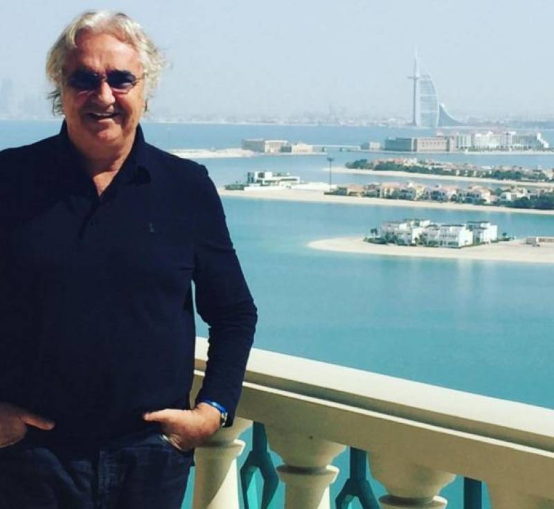 Briatore, è lifting? Flavio irriconoscibile. I fans: “Sembri Califano” Briatore, è lifting? Flavio irriconoscibile. I fans: “Sembri Califano”