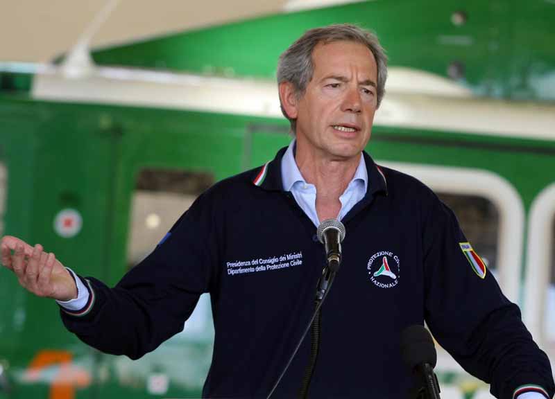 Berlusconi su Roma: “Bertolaso ci ha ripensato”. A Milano Parisi o Gelmini Berlusconi su Roma: “Bertolaso ci ha ripensato”. A Milano Parisi o Gelmini