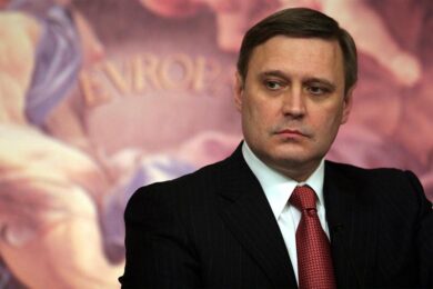 Russia: dopo le minacce dei ceceni, aggredito il leader dell’opposizione