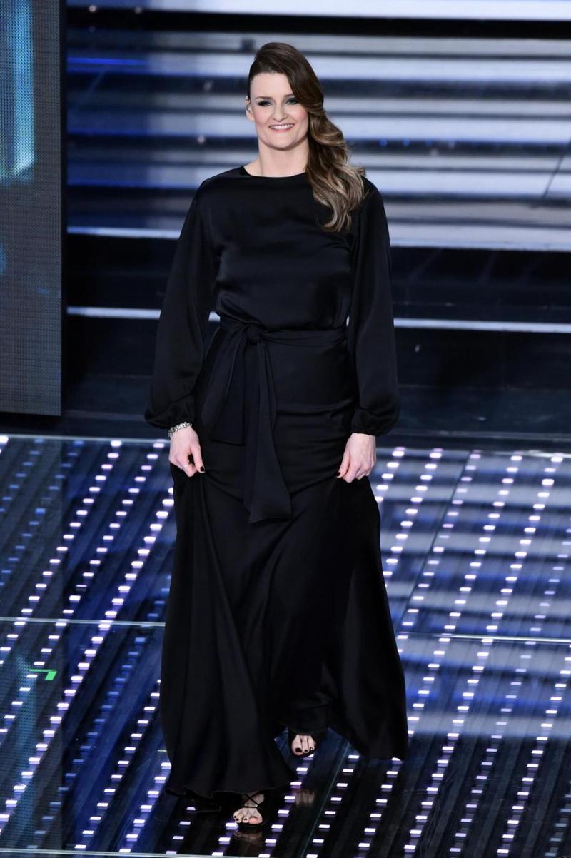 Sanremo 2016, le sensuali trasparenze di Madalina Ghenea. FOTO