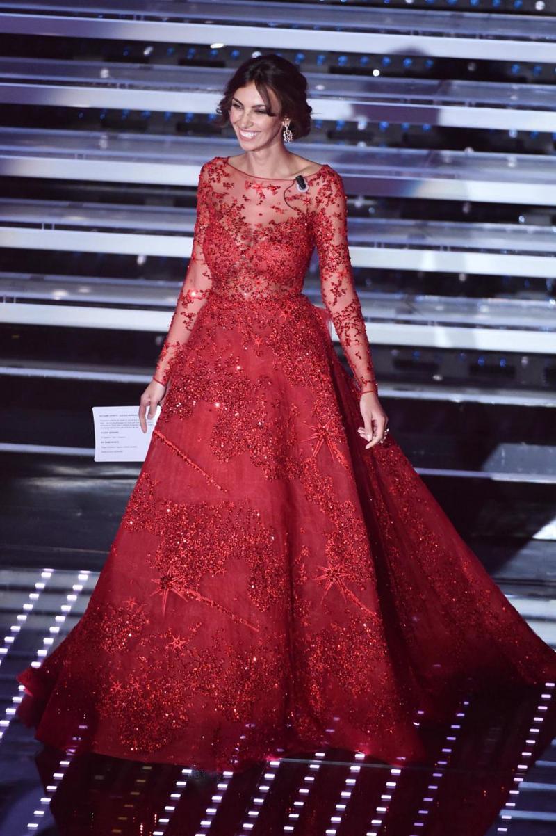 Sanremo 2016, le sensuali trasparenze di Madalina Ghenea. FOTO