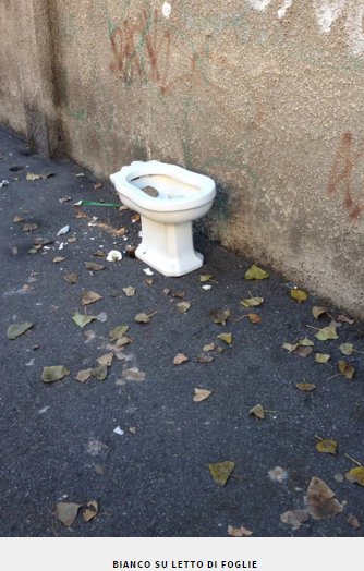 Via Padova: il degrado e i rifiuti diventano… arte. FOTO Via Padova: il degrado e i rifiuti diventano… arte. FOTO