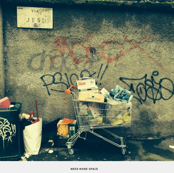 Via Padova: il degrado e i rifiuti diventano… arte. FOTO Via Padova: il degrado e i rifiuti diventano… arte. FOTO