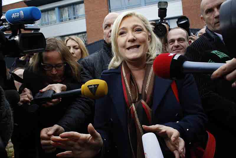 Il nuovo modello di Le Pen? Cameron: ‘Anche Parigi rinegozi i termini con l’Ue’ Il nuovo modello di Le Pen? Cameron: ‘Anche Parigi rinegozi i termini con l’Ue’