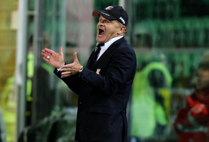 Iachini torna al Palermo, ufficiale. Zamparini: “Mi scuso con i tifosi” Iachini torna al Palermo, ufficiale. Zamparini: “Mi scuso con i tifosi”