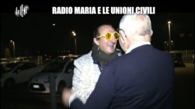 Iene, troupe aggredita a Radio Maria: “Ci hanno picchiato”