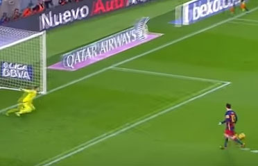 Barcellona: Messi rigore di seconda e segna Suarez. Scoppia la polemica Barcellona: Messi rigore di seconda e segna Suarez. Scoppia la polemica