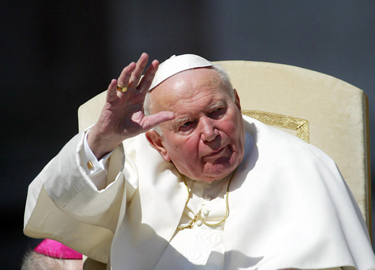 Papa Wojtyla e le lettere segrete con una donna sposata Papa Wojtyla e le lettere segrete con una donna sposata