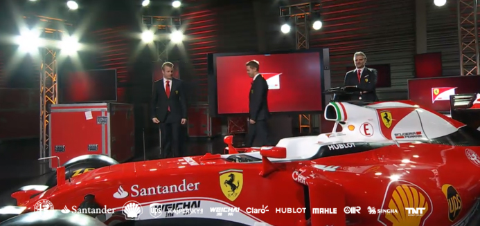 Ferrari si svela: ecco la SF16-H che sfiderà la Mercedes in F1 Ferrari si svela: ecco la SF16-H che sfiderà la Mercedes in F1