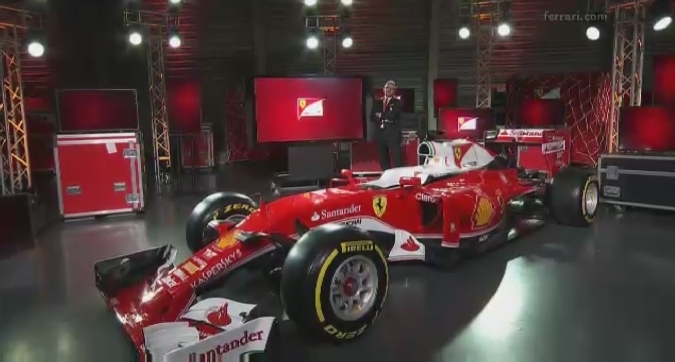 Ferrari si svela: ecco la SF16-H che sfiderà la Mercedes in F1 Ferrari si svela: ecco la SF16-H che sfiderà la Mercedes in F1