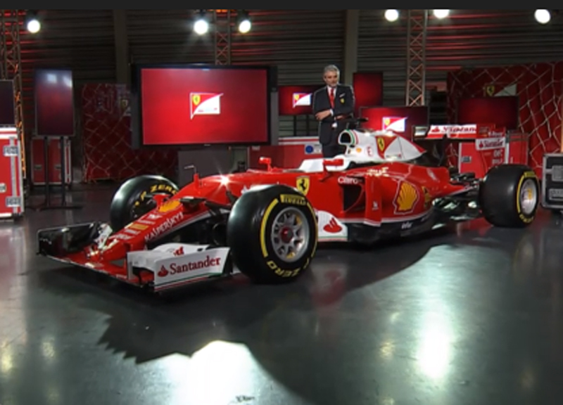 Ferrari si svela: ecco la SF16-H che sfiderà la Mercedes in F1 Ferrari si svela: ecco la SF16-H che sfiderà la Mercedes in F1