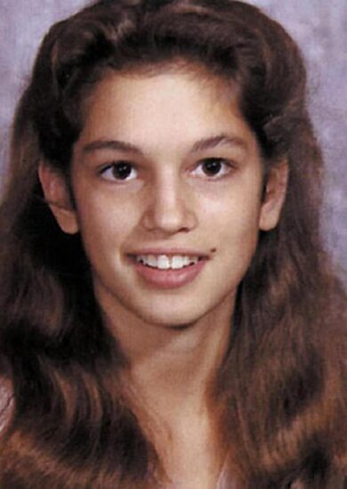 Cindy Crawford, i 50 anni della top model col neo e il corpo perfetto