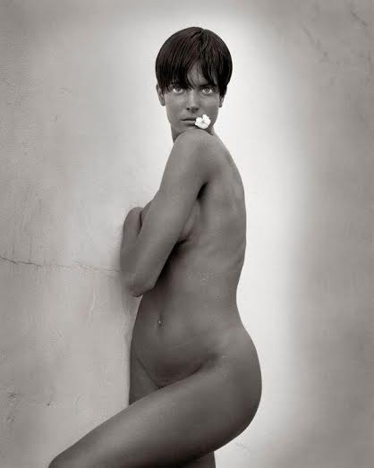 Herb Ritts, che scatti perfetti: fotografava la moda come la natura