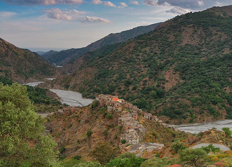I segreti dell’Aspromonte negli itinerari con le guide I segreti dell’Aspromonte negli itinerari con le guide