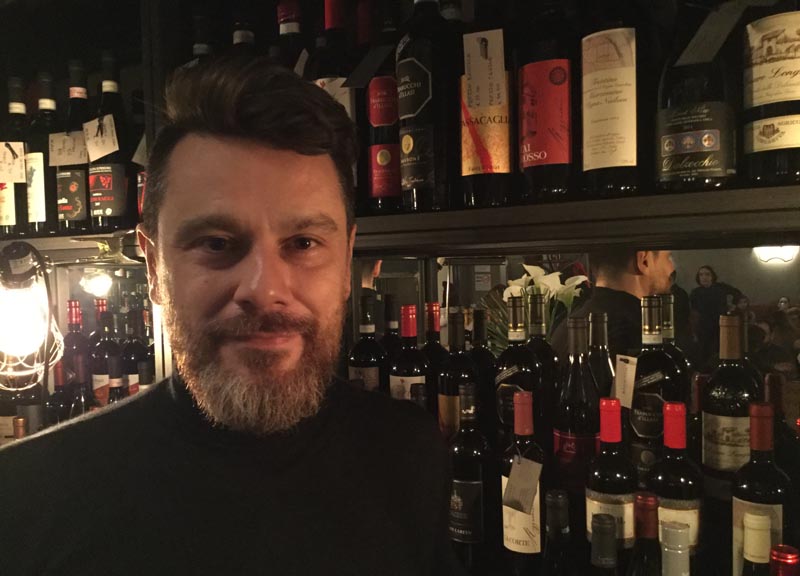Al Bicerin il vino prima di tutto anche in biblioteca