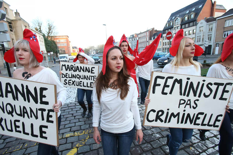 “Esibizione sessuale”, tre attiviste Femen a processo “Esibizione sessuale”, tre attiviste Femen a processo
