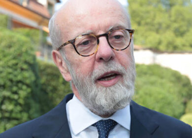 Spionaggio alla J-Invest: indagato l’ex Ceo di Banca Intesa Cucchiani