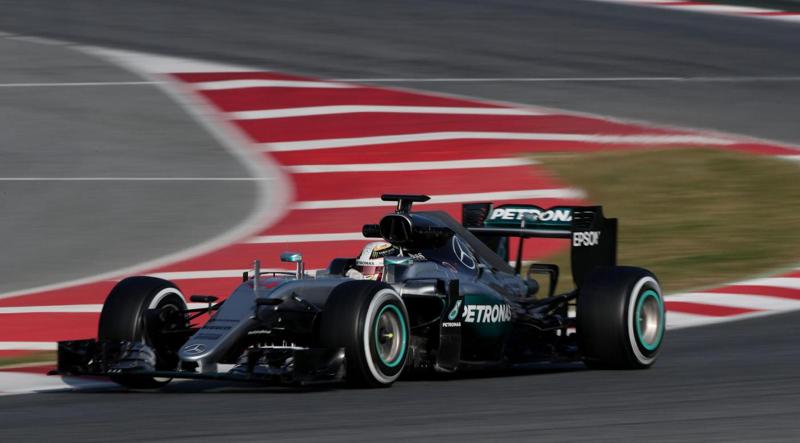 Ferrari, Raikkonen va forte a Barcellona. Ma Hamilton spaventa la Rossa Ferrari, Raikkonen va forte a Barcellona. Ma Hamilton spaventa la Rossa