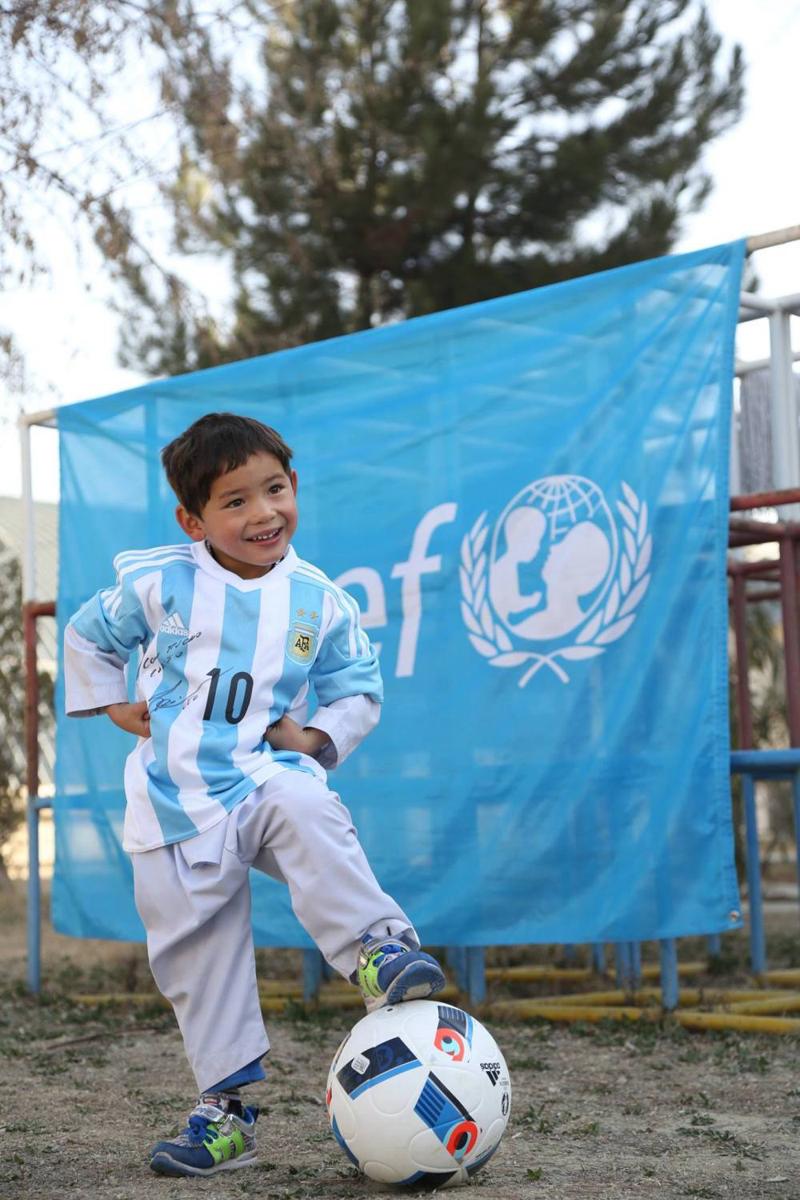 Murtaza, Messi realizza il sogno: maglia dell’Argentina e autografo Murtaza, Messi realizza il sogno: maglia dell’Argentina e autografo