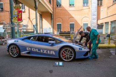 Roma-L’Aquila: corsa per la Vita con la Lamborghini della Polizia Stradale