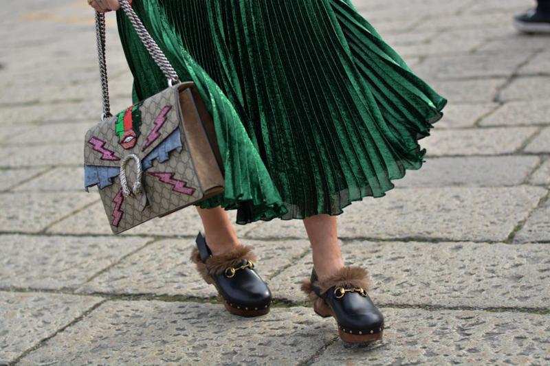 Moda, la vera sfilata non va in passerella. Ecco lo street style. FOTO