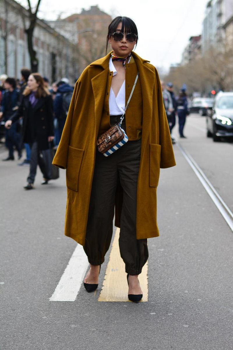 Moda, la vera sfilata non va in passerella. Ecco lo street style. FOTO