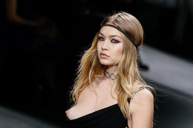 Moda Donna, la modella perde l’abito e… Tutte le tendenze